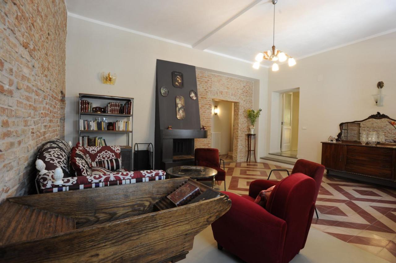 לינה וארוחת בוקר Vaccarizzo Albanese Palazzo Scura מראה חיצוני תמונה